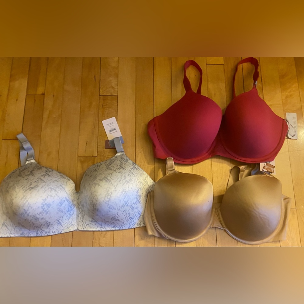 New 40DDD bras (red, nude, and white)